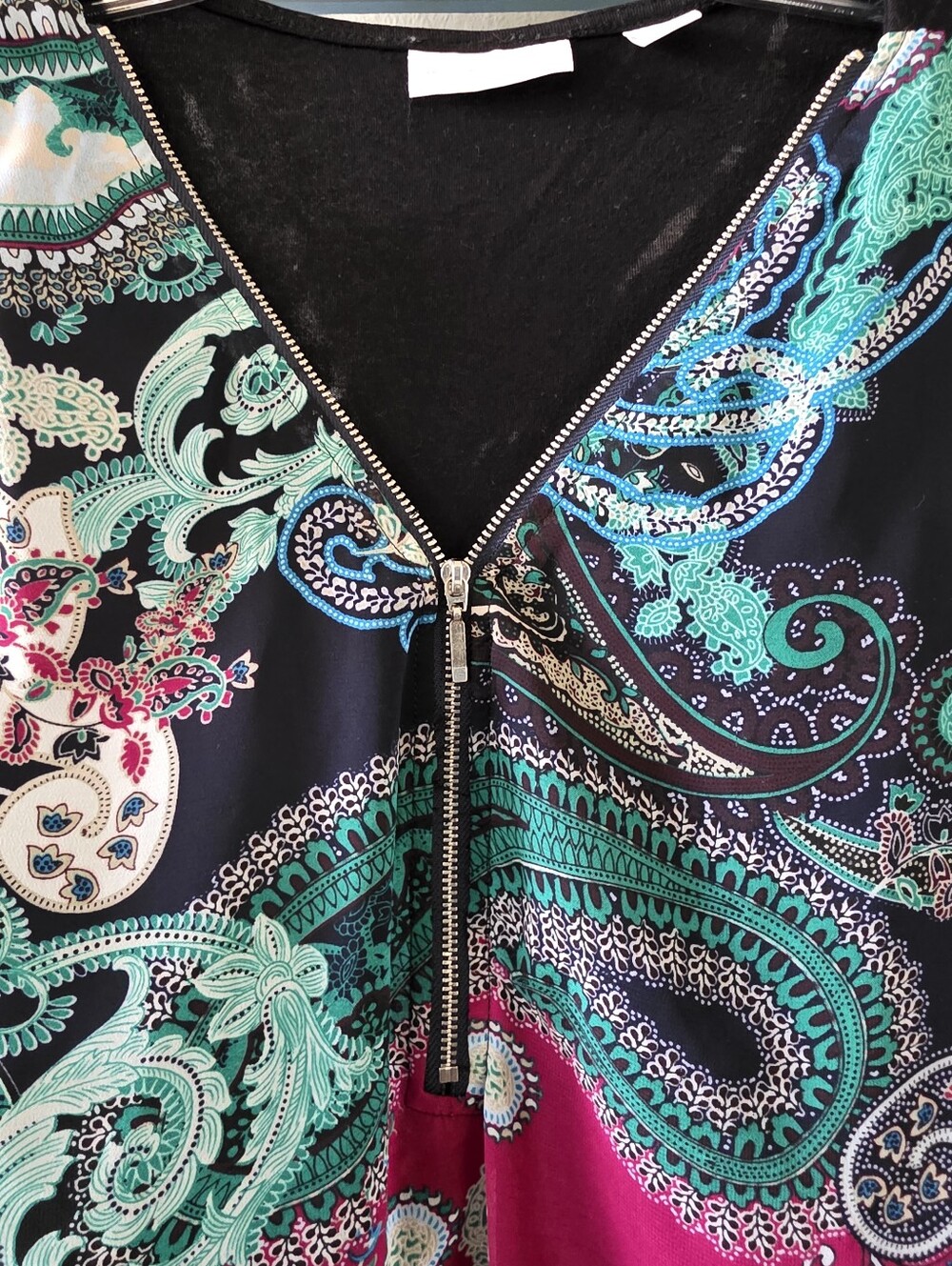 New York & Company Multicolor Paisley Zip-Front Sleeveless Top Size Medium - Picture 5 of 9